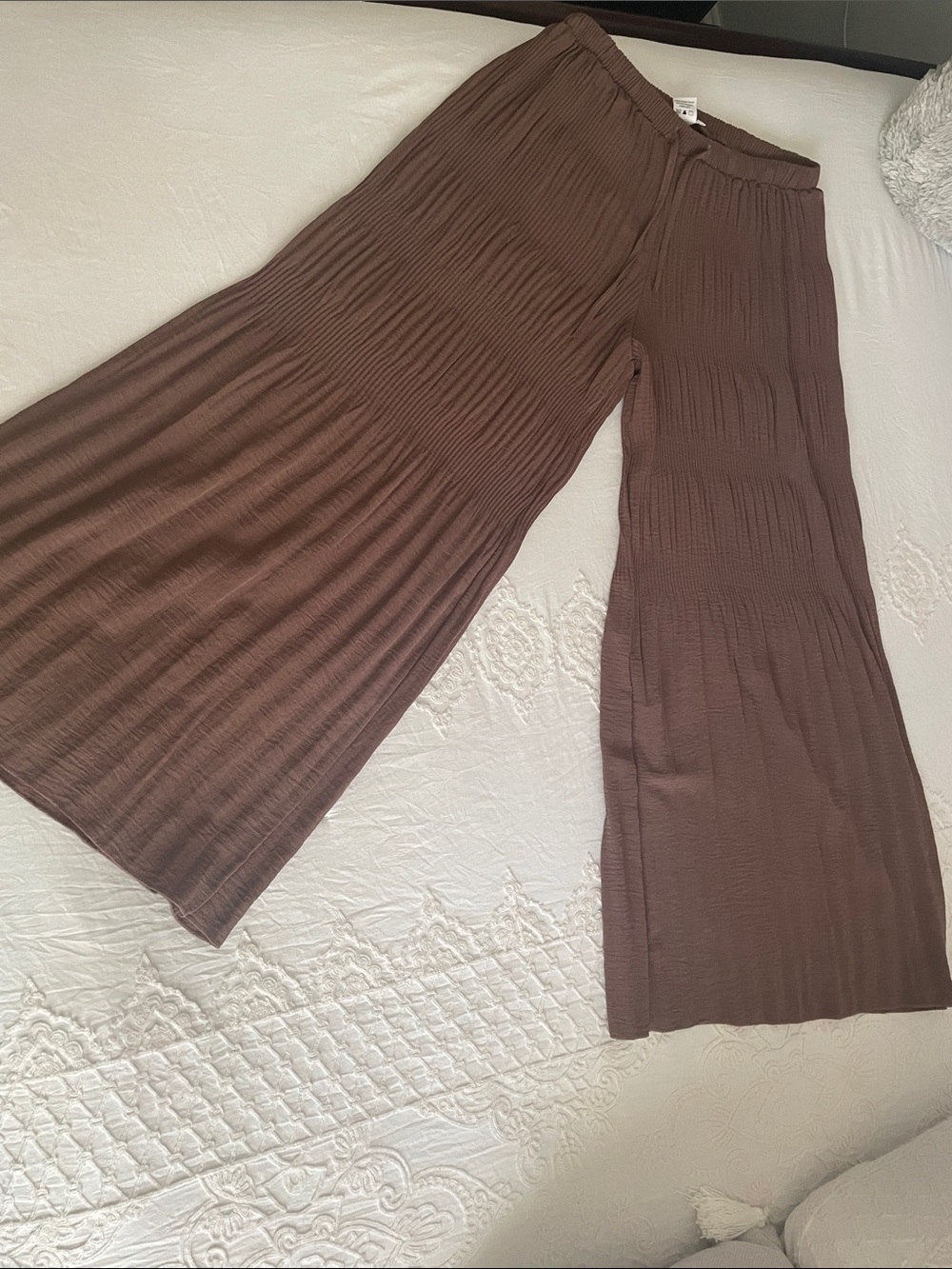Wide-Leg Pleated Pants in Chocolate Brown - Women
